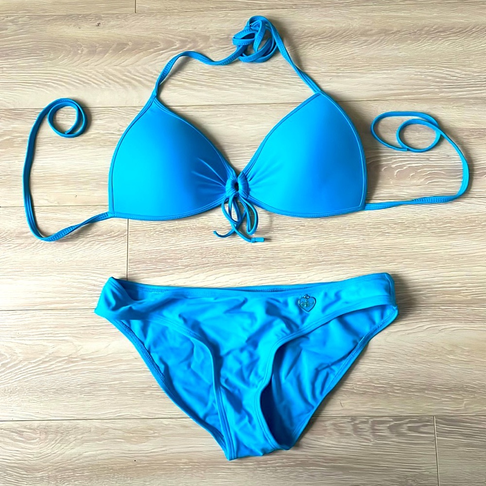 Blue bathing suit with push up bra